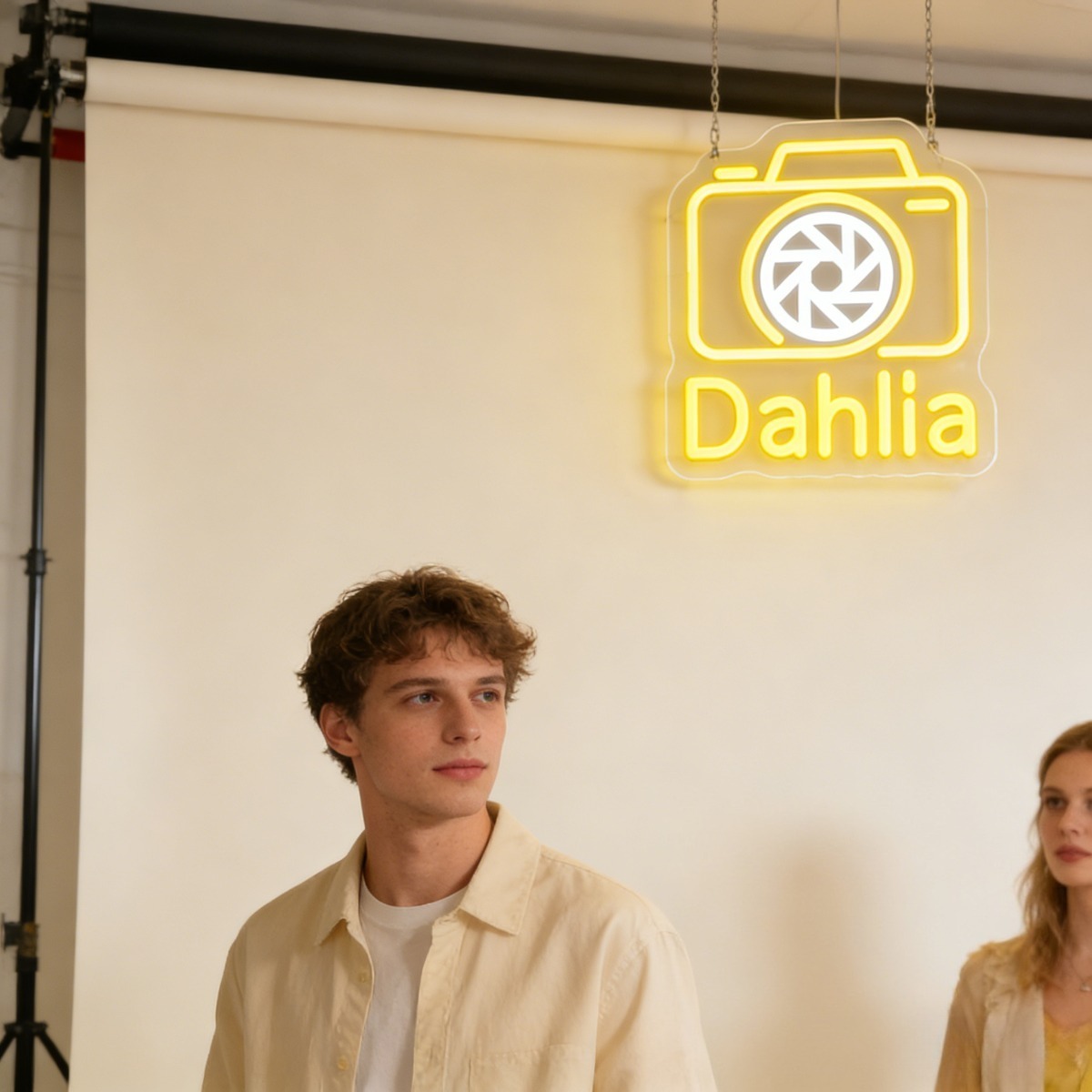 Dahlia Camera Neon Light Sign  - Vintage Photography Lighting บทวิจารณ์และราคา